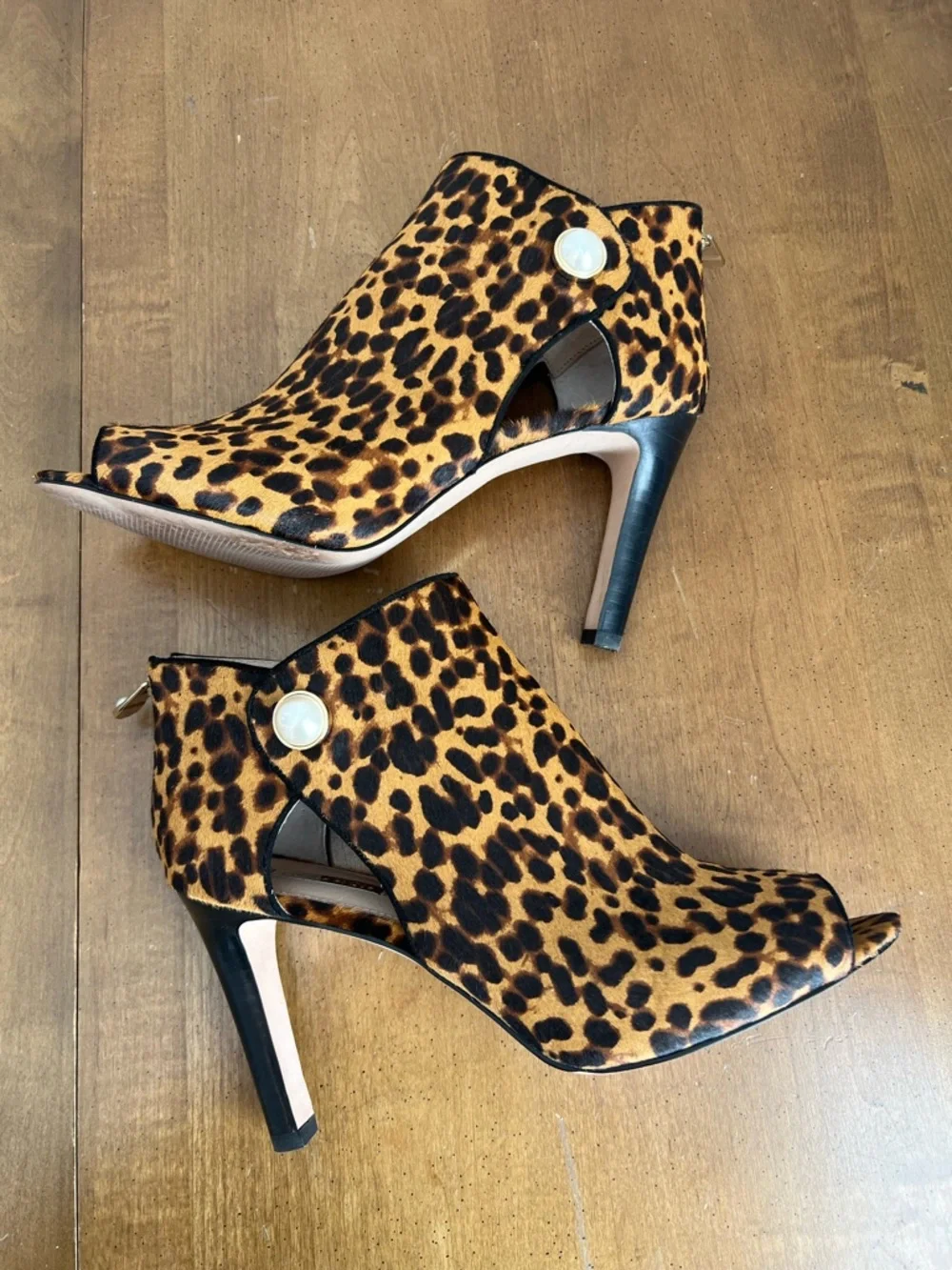 Louise et Cie Ilsabelle leopard print peep-toe booties Size 11